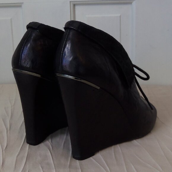Sam Edelman Wakefield Black Leather Peep Toe Wedge Booties sz 9.5 - Picture 6 of 16